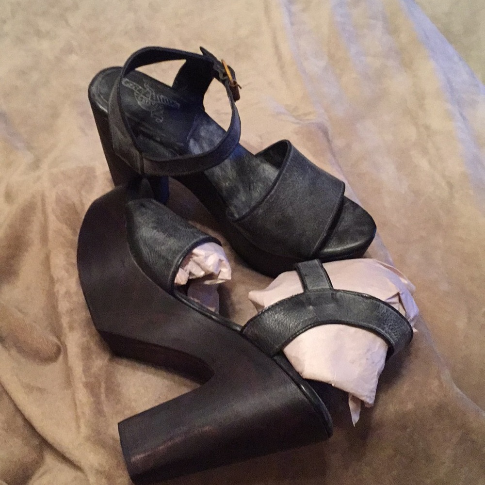 New Freebird platform Sandals